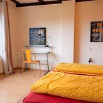 شقة Art City-studios 4 Und 8, Gross, Modern, Citynah, Je 3 Schlafzimmer, Kostenfreie Parkplaetze, Sued-balkons, Ruhig, Herkulesblick