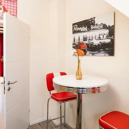 Art City-studios 4 Und 8, Gross, Modern, Citynah, Je 3 Schlafzimmer, Kostenfreie Parkplaetze, Sued-balkons, Ruhig, Herkulesblick Lejlighed Kassel