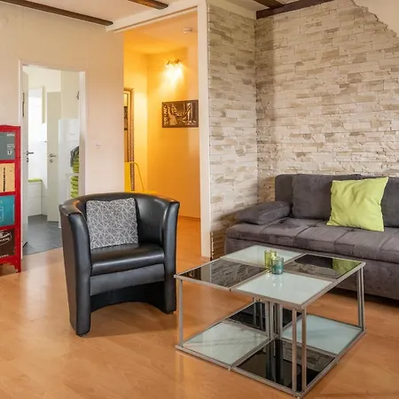 Lejlighed Art City-studios 4 Und 8, Gross, Modern, Citynah, Je 3 Schlafzimmer, Kostenfreie Parkplaetze, Sued-balkons, Ruhig, Herkulesblick *