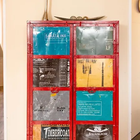 Art City-studios 4 Und 8, Gross, Modern, Citynah, Je 3 Schlafzimmer, Kostenfreie Parkplaetze, Sued-balkons, Ruhig, Herkulesblick *