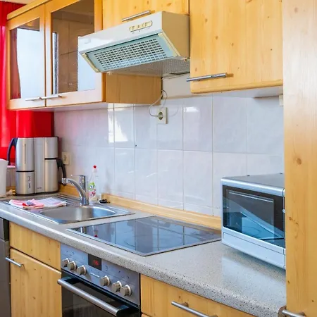 Art City-studios 4 Und 8, Gross, Modern, Citynah, Je 3 Schlafzimmer, Kostenfreie Parkplaetze, Sued-balkons, Ruhig, Herkulesblick Lejlighed Kassel