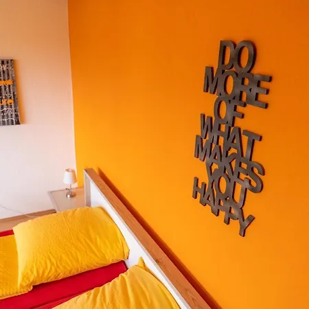 Daire Art City-studios 4 Und 8, Gross, Modern, Citynah, Je 3 Schlafzimmer, Kostenfreie Parkplaetze, Sued-balkons, Ruhig, Herkulesblick *