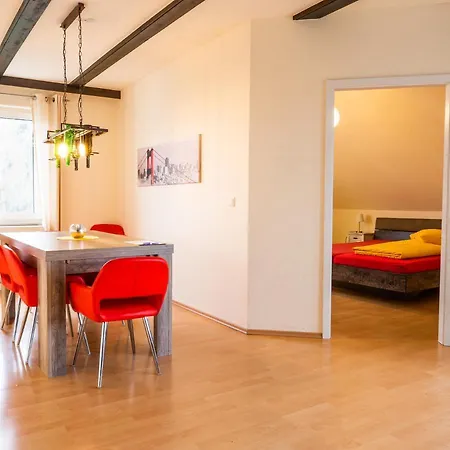 Art City-studios 4 Und 8, Gross, Modern, Citynah, Je 3 Schlafzimmer, Kostenfreie Parkplaetze, Sued-balkons, Ruhig, Herkulesblick Lejlighed Kassel