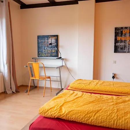 Apartment Art City-studios 4 Und 8, Groß, Modern, Citynah, Je 3 Schlafzimmer, Kostenfreie Parkplätze, Süd-balkons, Ruhig, Herkulesblick