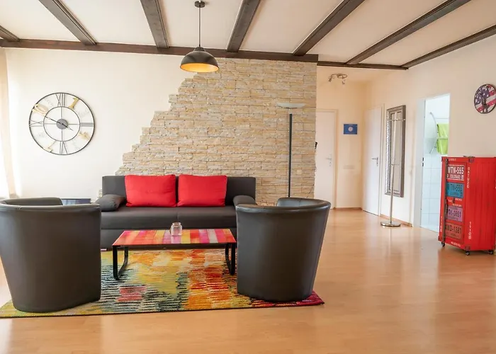 Art City-studios 4 Und 8, Gross, Modern, Citynah, Je 3 Schlafzimmer, Kostenfreie Parkplaetze, Sued-balkons, Ruhig, Herkulesblick דירה