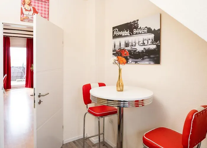 Art City-studios 4 Und 8, Gross, Modern, Citynah, Je 3 Schlafzimmer, Kostenfreie Parkplaetze, Sued-balkons, Ruhig, Herkulesblick דירה קאסל