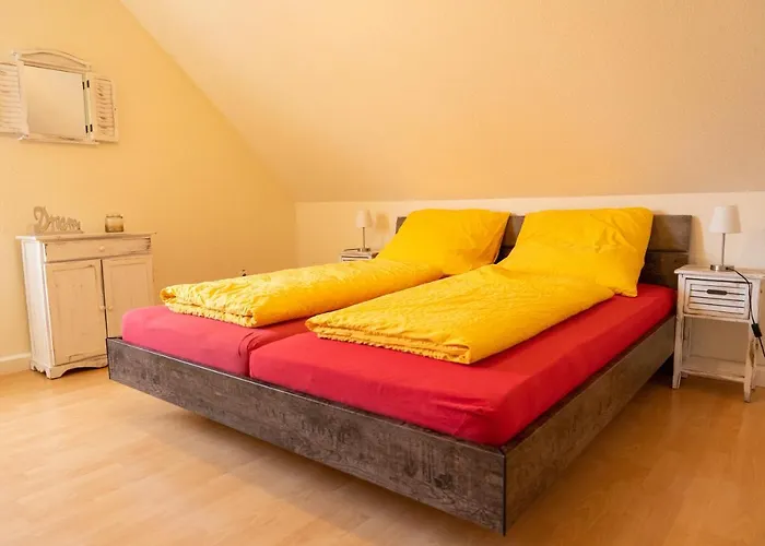 Art City-studios 4 Und 8, Gross, Modern, Citynah, Je 3 Schlafzimmer, Kostenfreie Parkplaetze, Sued-balkons, Ruhig, Herkulesblick קאסל