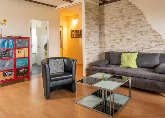 公寓 Art City-studios 4 Und 8, Gross, Modern, Citynah, Je 3 Schlafzimmer, Kostenfreie Parkplaetze, Sued-balkons, Ruhig, Herkulesblick *