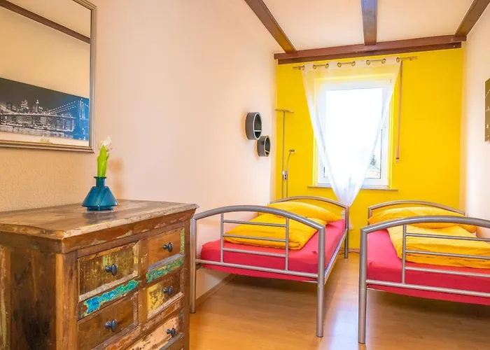 Apartamento Art City-studios 4 Und 8, Groß, Modern, Citynah, Je 3 Schlafzimmer, Kostenfreie Parkplätze, Süd-balkons, Ruhig, Herkulesblick