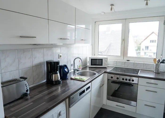 Art City-studios 4 Und 8, Gross, Modern, Citynah, Je 3 Schlafzimmer, Kostenfreie Parkplaetze, Sued-balkons, Ruhig, Herkulesblick * קאסל