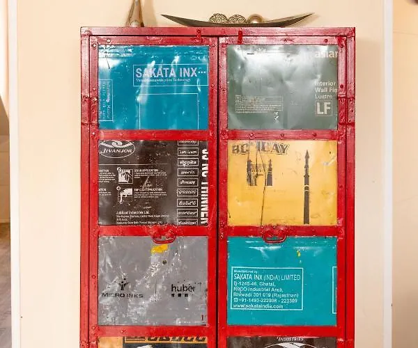 Art City-studios 4 Und 8, Gross, Modern, Citynah, Je 3 Schlafzimmer, Kostenfreie Parkplaetze, Sued-balkons, Ruhig, Herkulesblick *