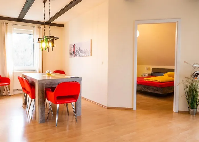 Art City-studios 4 Und 8, Gross, Modern, Citynah, Je 3 Schlafzimmer, Kostenfreie Parkplaetze, Sued-balkons, Ruhig, Herkulesblick דירה קאסל