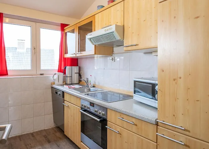 Art City-studios 4 Und 8, Gross, Modern, Citynah, Je 3 Schlafzimmer, Kostenfreie Parkplaetze, Sued-balkons, Ruhig, Herkulesblick דירה