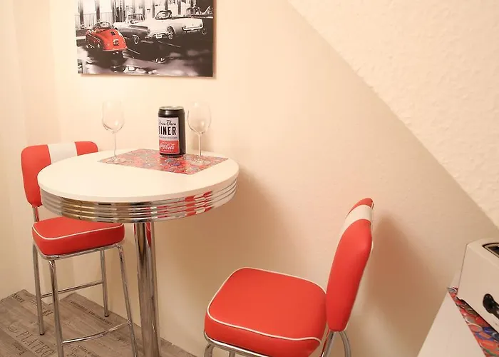 Art City-studios 4 Und 8, Gross, Modern, Citynah, Je 3 Schlafzimmer, Kostenfreie Parkplaetze, Sued-balkons, Ruhig, Herkulesblick דירה *