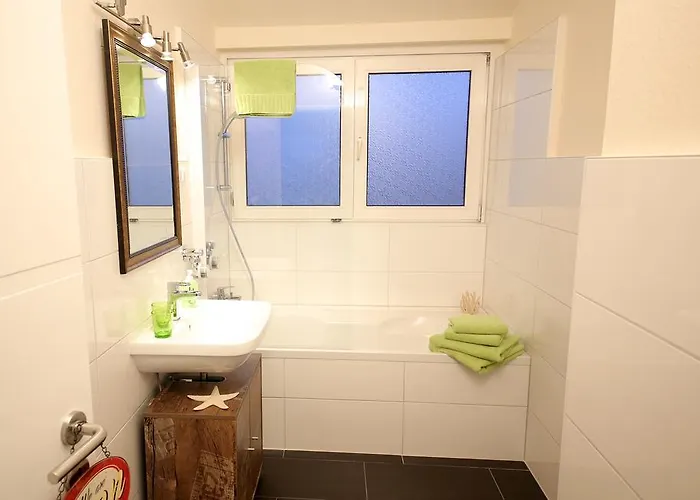 Art City-studios 4 Und 8, Gross, Modern, Citynah, Je 3 Schlafzimmer, Kostenfreie Parkplaetze, Sued-balkons, Ruhig, Herkulesblick דירה קאסל